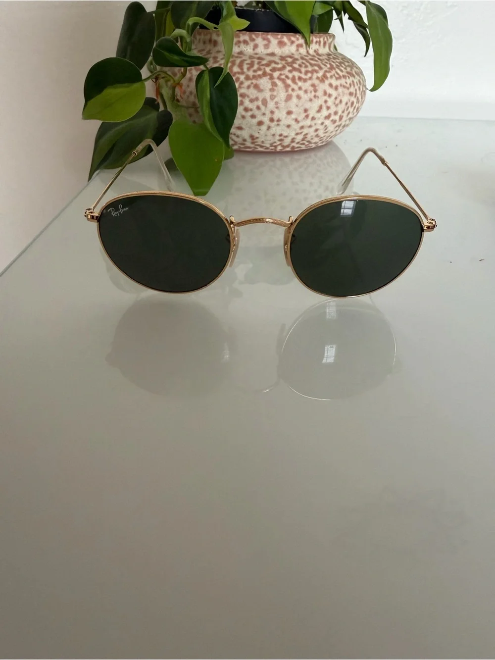 Ray-Ban Gold Frame with Dark Green Lenses Round Sunglasses